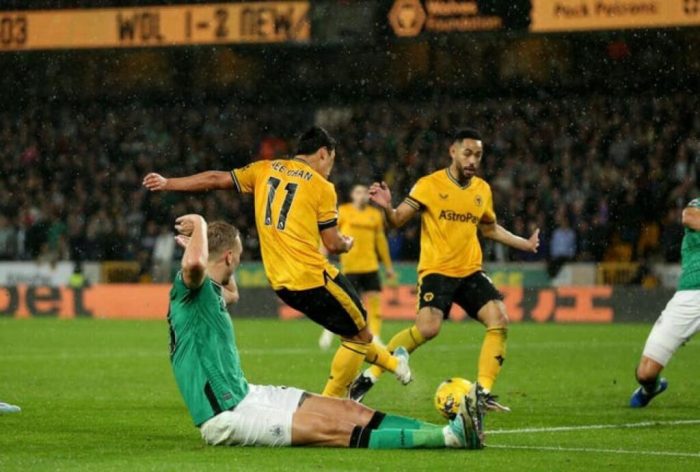 Dua Gol Telat Newcastle, Bungkam Wolves di Molineux Halaman 1