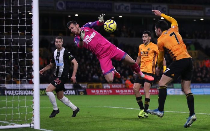 Dua Gol Telat Newcastle, Bungkam Wolves di Molineux Halaman 1